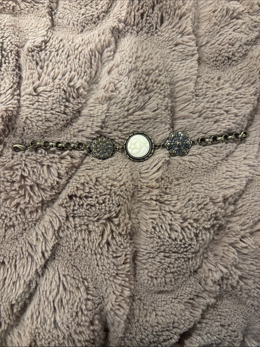 Vintage-Inspired White Stone Chain Bracelet